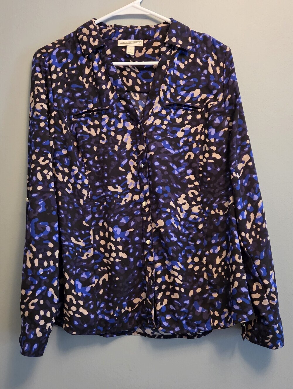 Dana Buchman Leopard Print Blouse Womens Blue Black Roll Tab Office Chic Top - Picture 2 of 6
